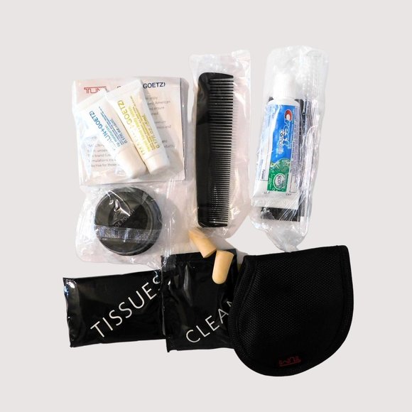 Delta Airlines Tumi Travel Amenity Kit Black Small Bag Zipper Toiletries - Picture 4 of 4